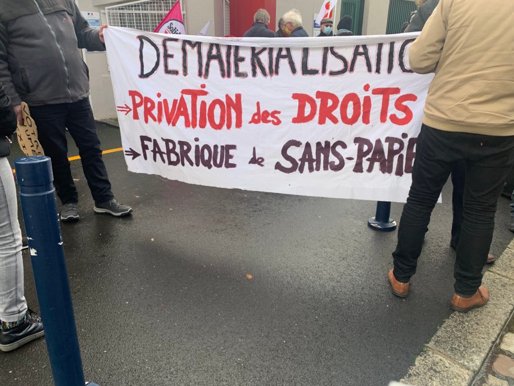 À Brest, ils dénoncent la dématérialisation des démarches des sans-papiers